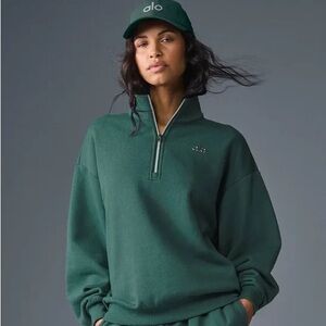 ALO Yoga Deep Green Half-Zip Sweatshirt